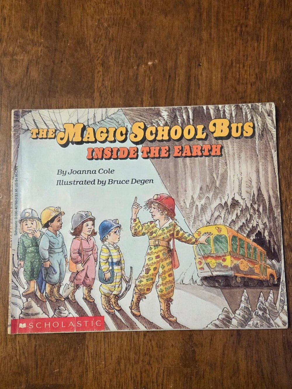 The Magic School Bus Inside the Earth by Joanna Cole | Scholastic Science Book